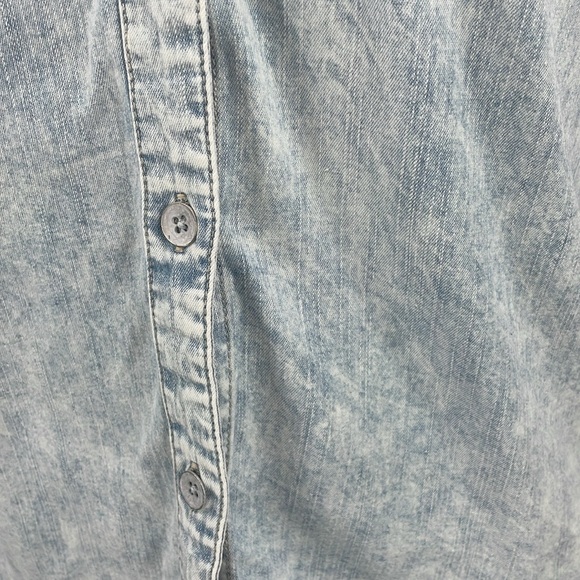 Bullhead Black Small Button Up Chambray Blue Stretchy Long Sleeve Top - Picture 3 of 8